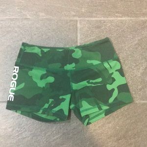 Rogue wide band booty shorts green camo medium
